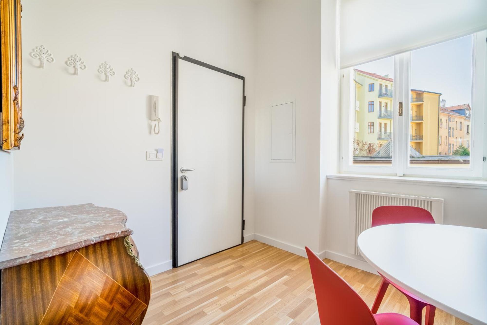 J3 Apartment